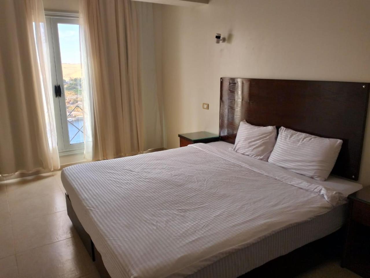 Aswan Nile Palace מראה חיצוני תמונה