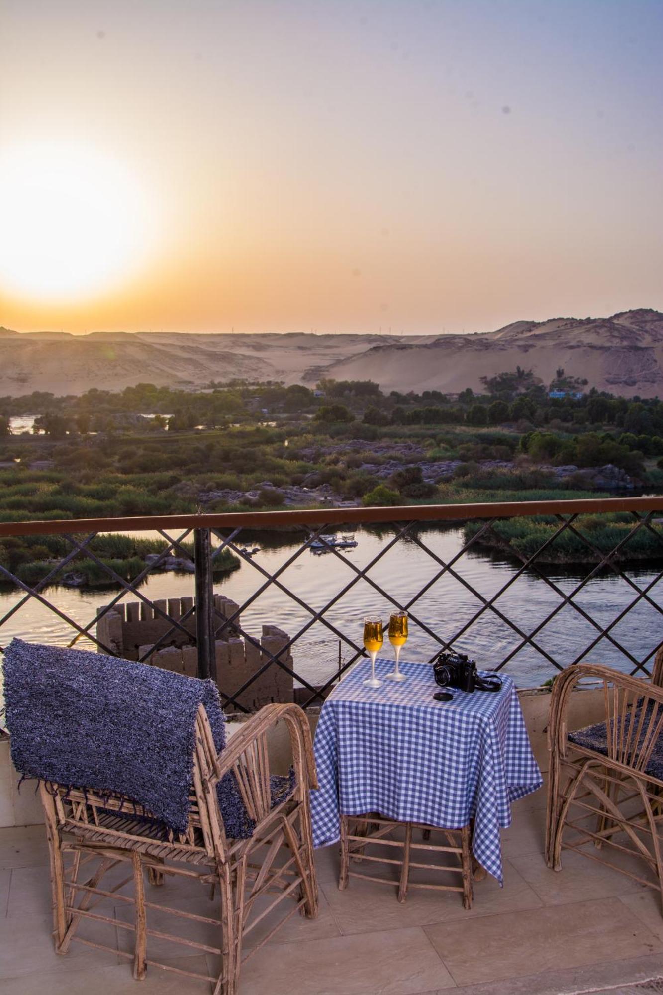 Aswan Nile Palace מראה חיצוני תמונה